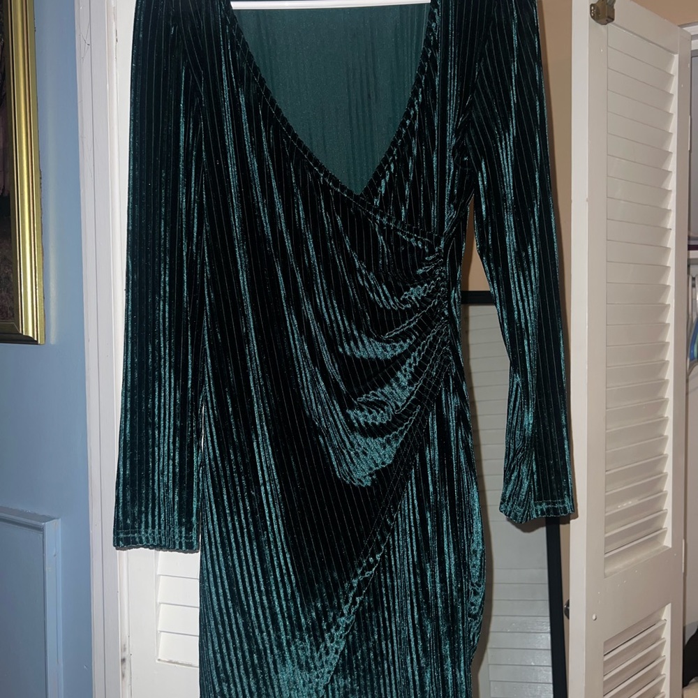Velvet Forrest green wrap dress, never worn, size L - Picture 1 of 1